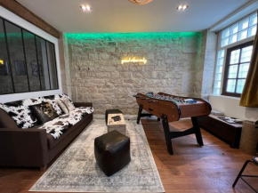 GOOD VIBES Luxurious Loft in Paris 11th, with AC & table football
